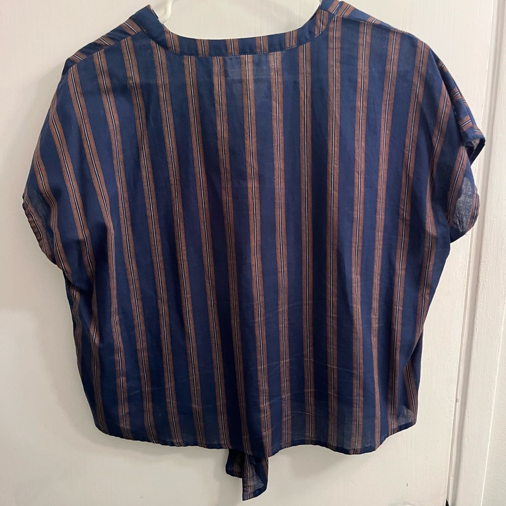 Mod Ref Button Up Blouse - Picture 5 of 5
